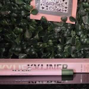 Kylie Cosmetics Kyliner Gel Eyeliner Pencil 005 Green Matter Matte New